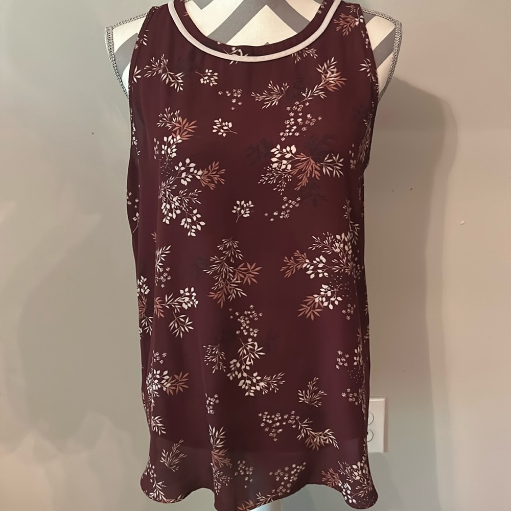 Women’s Loft casual or dress tank. Size medium.